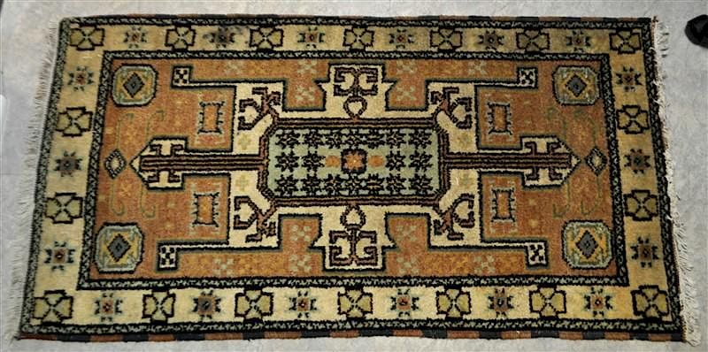 Appraisal: SEMI ANTIQUE HERIZ HAND KNOTTED RUG x A Semi Antique