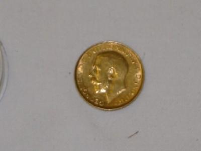 Appraisal: A GEORGE V GOLD SOVEREIGN