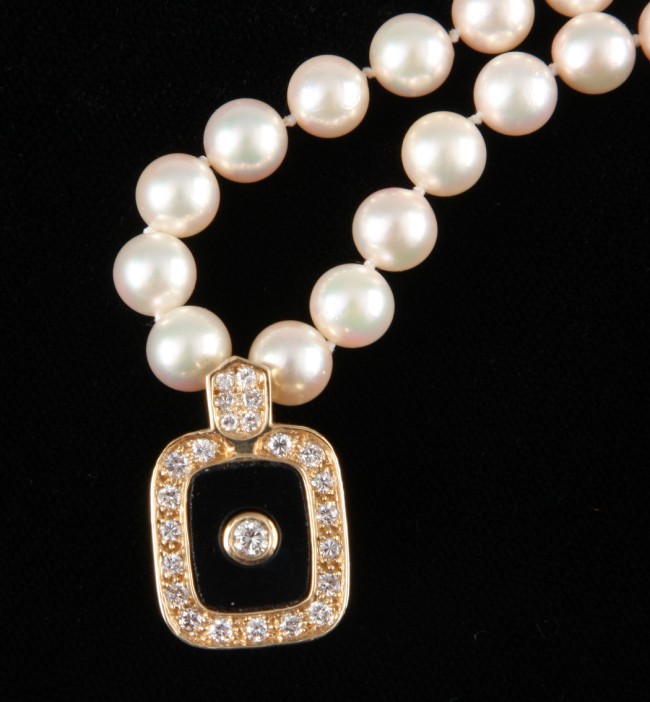 Appraisal: Necklace measures long KY clasp Featuring cultured pearls mm each