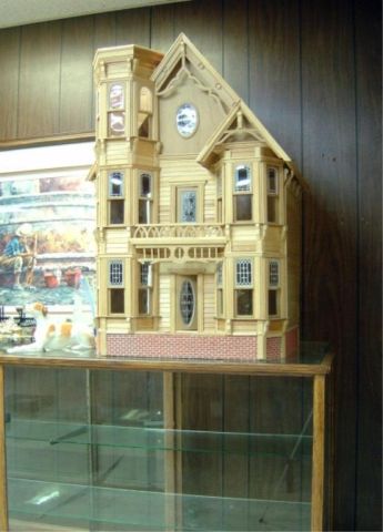 Appraisal: DOLL HOUSE