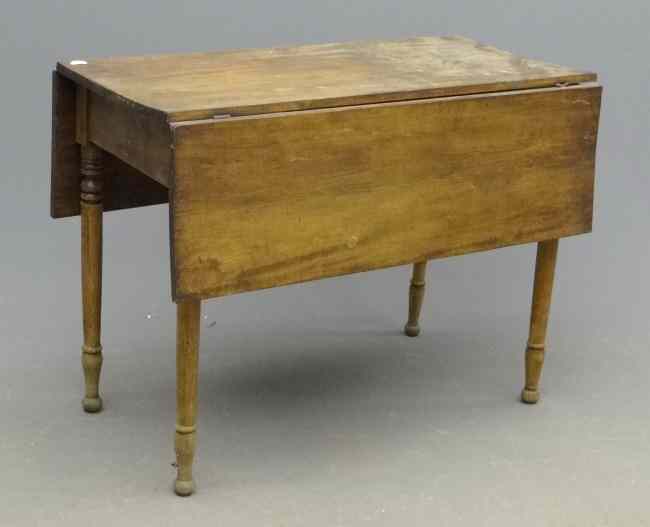 Appraisal: th c turned leg dropleaf table Top '' x ''