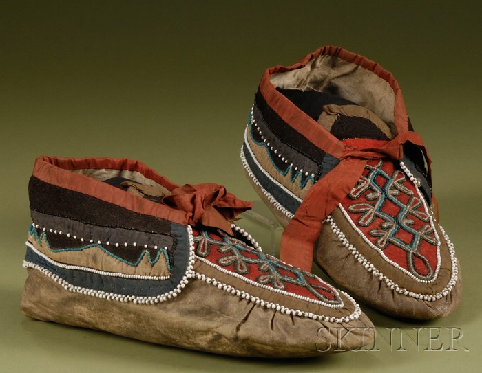 Appraisal: Woodlands Beaded Cloth and Hide Moccasins c third quarter th