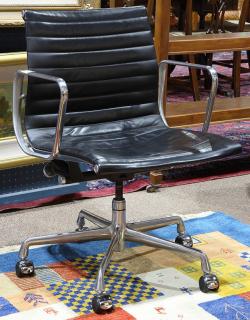 Appraisal: DWR aluminum group chair DWR aluminum group chair having a