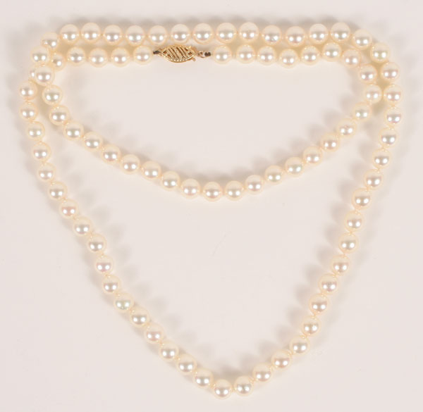 Appraisal: Strand mm- mm cultured pearls good lustre good match long