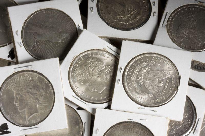 Appraisal: Mixed Roll of Morgan and Peace Silver Dollars coins evenly