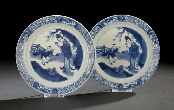 Appraisal: Fine Pair of Chinese Blue and White Porcelain Small Saucer