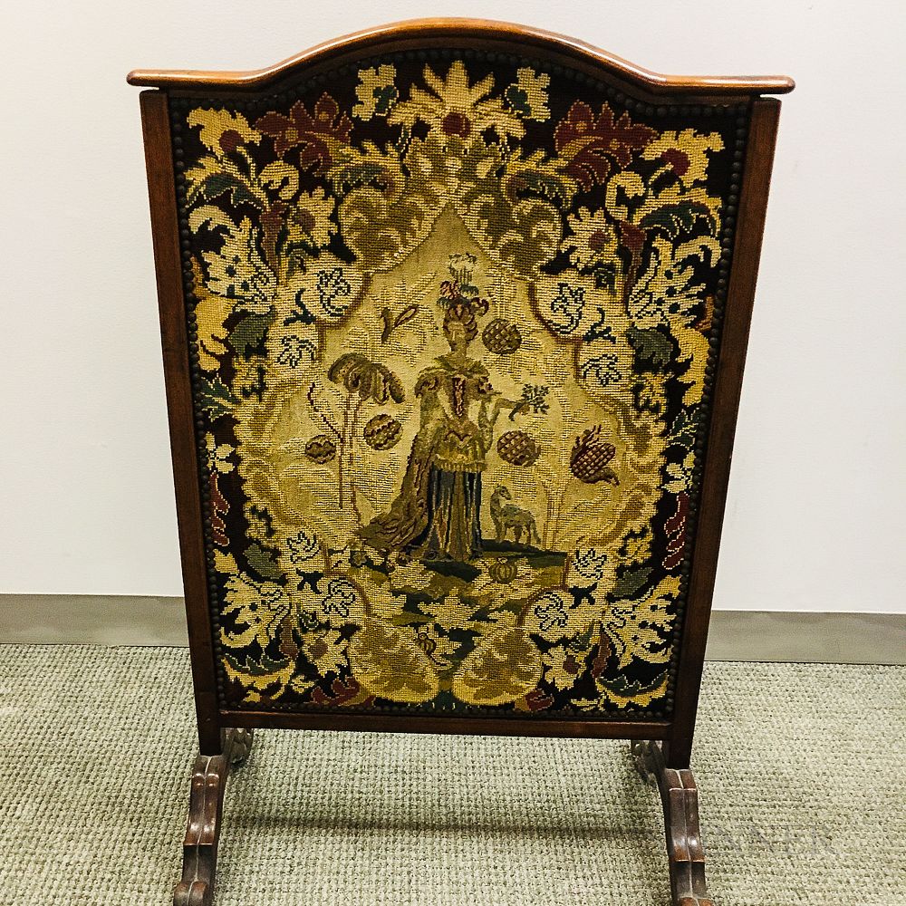 Appraisal: Victorian Needlepoint-upholstered Walnut Fire Screen Victorian Needlepoint-upholstered Walnut Fire Screen