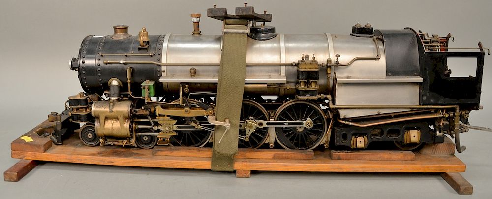 Appraisal: Amazing live steam train model having engine with '' gauges