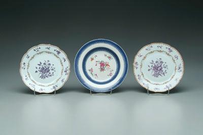 Appraisal: Three pieces Chinese export porcelain bowl trellis borders with central