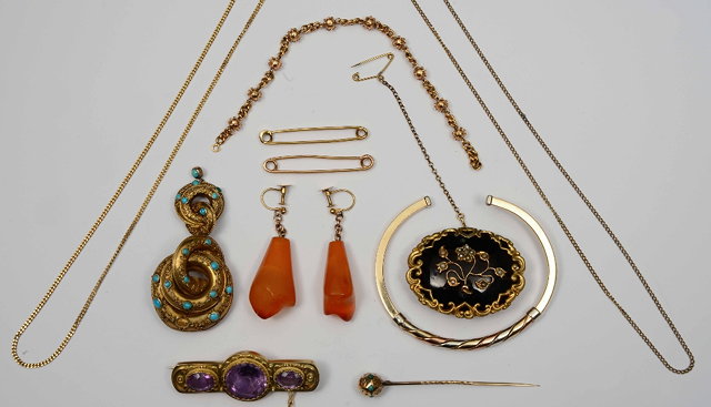 Appraisal: A small collection of miscellaneous jewelleryincluding a black enamelled mourning