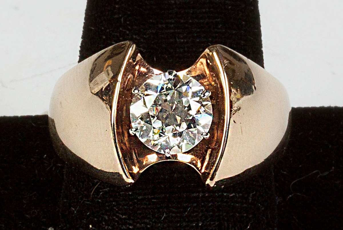 Appraisal: K Gold Diamond Men's Ring Old European cut diamond mm