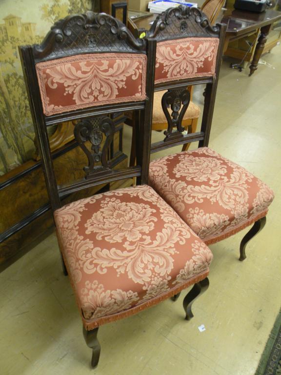 Appraisal: A pair of Edwardian mahogany side chairs each with a