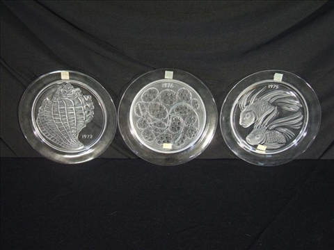 Appraisal: THREE LALIQUE HOLIDAY DISHES Dated and The first with a