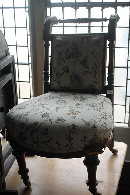 Appraisal: A VICTORIAN NURSING CHAIR