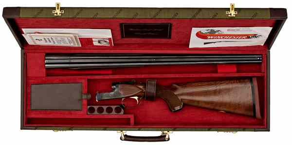 Appraisal: Winchester Model Classic Double-Barrel Shotgun ga '' vent rib barrels