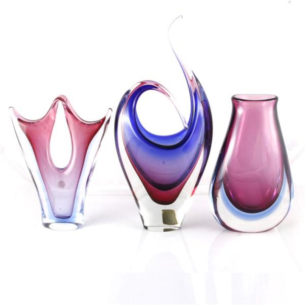 Appraisal: THREE MURANO SOMMERSO VINTAGE ITALIAN ART GLASS VASESThree Murano Sommerso