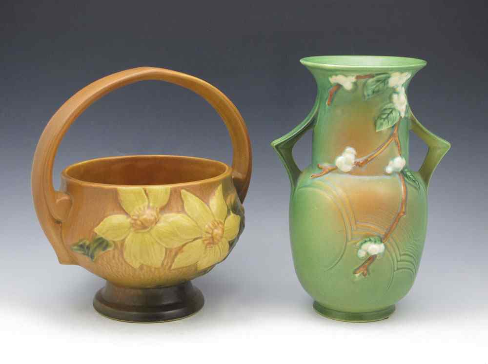 Appraisal: ROSEVILLE POTTERY SNOWBERRY CLEMATIS Green double handle vase with snowberry