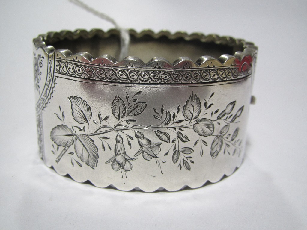 Appraisal: Victorian silver engraved leaf decorated bangle