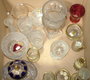 Appraisal: Selection of glassware to include a small modern clear and