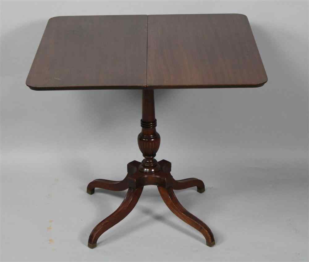 Appraisal: FEDERAL STYLE MAHOGANY GAMES TABLE the rectangular top opens to