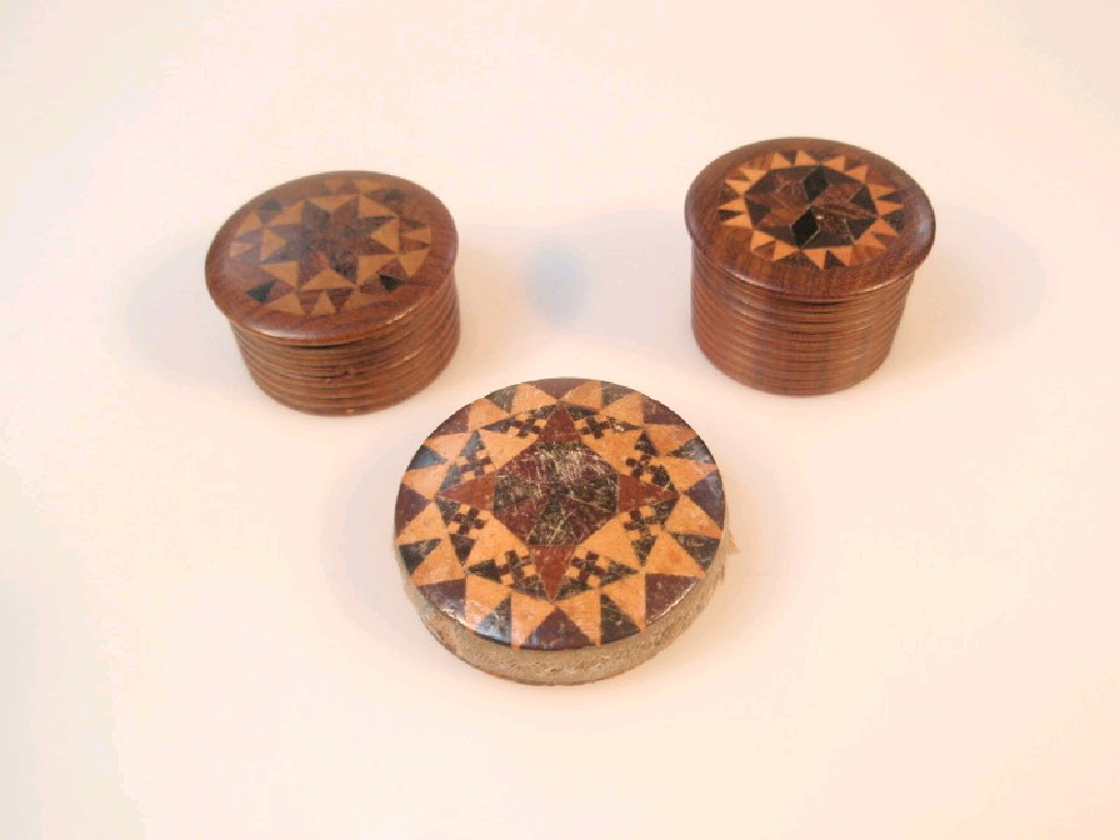 Appraisal: A small Tunbrige ware rosewood counter box and seven counters