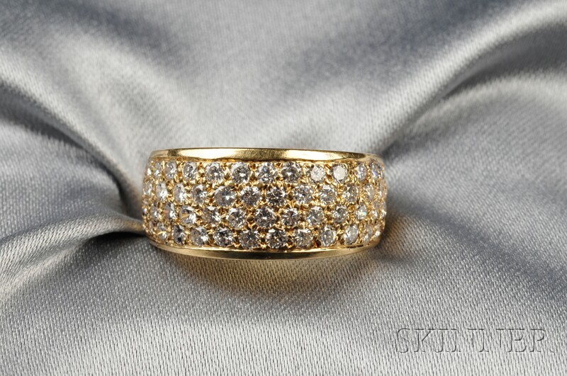 Appraisal: kt Gold and Diamond Ring pave-set with full-cut diamond melee