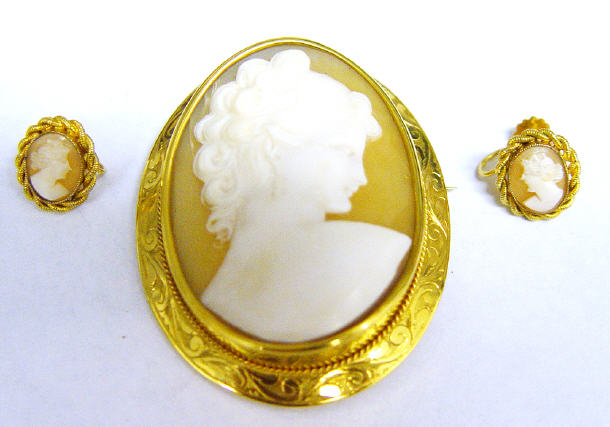 Appraisal: ct gold cameo brooch and a pair of cameo earrings