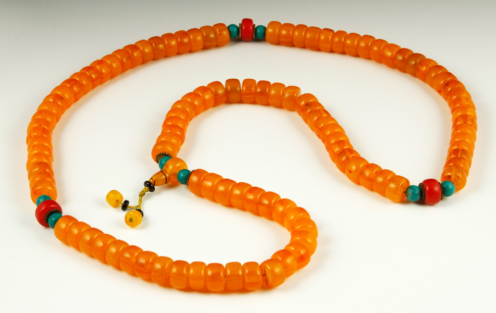 Appraisal: - Chinese Beads Necklace Chinese beads or necklace l Provenance