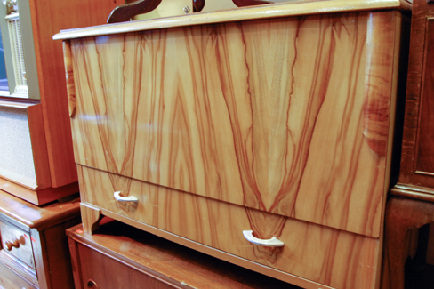 Appraisal: DECO LIFT TOP CHEST