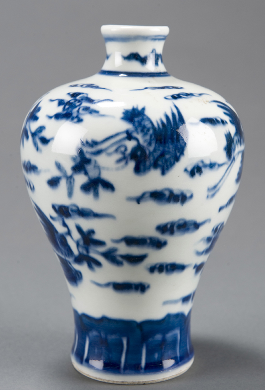 Appraisal: Chinese Yuan style mei-ping blue and white vase th century