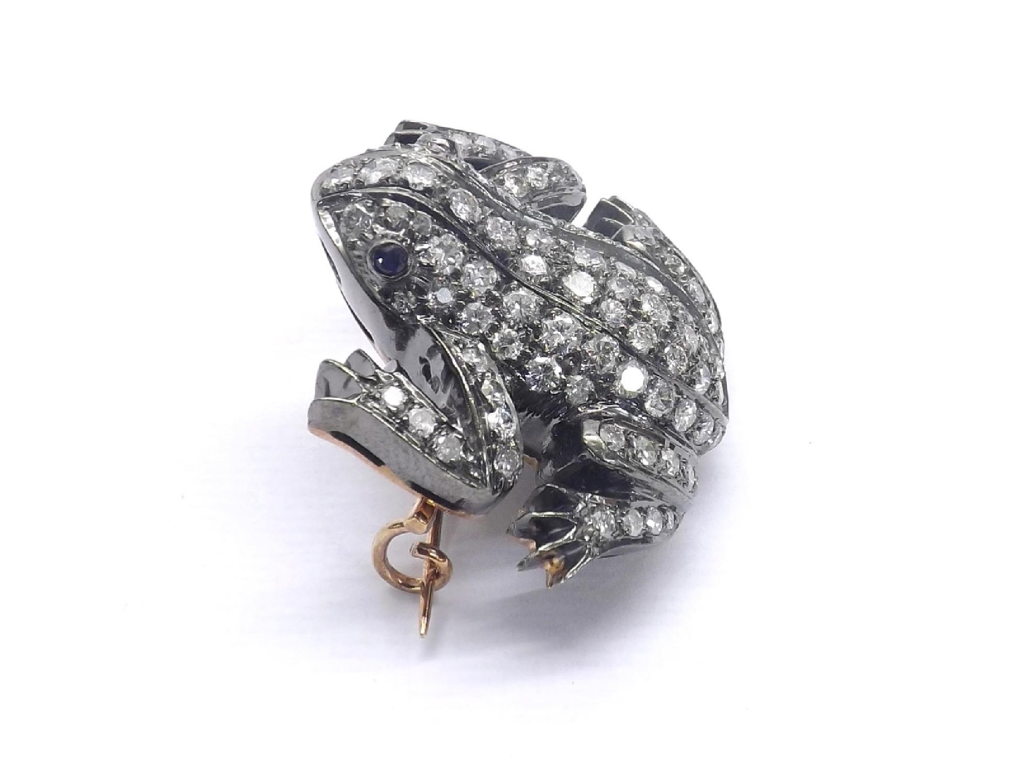 Appraisal: Novelty diamond set frog brooch ct approx sapphire set eyes