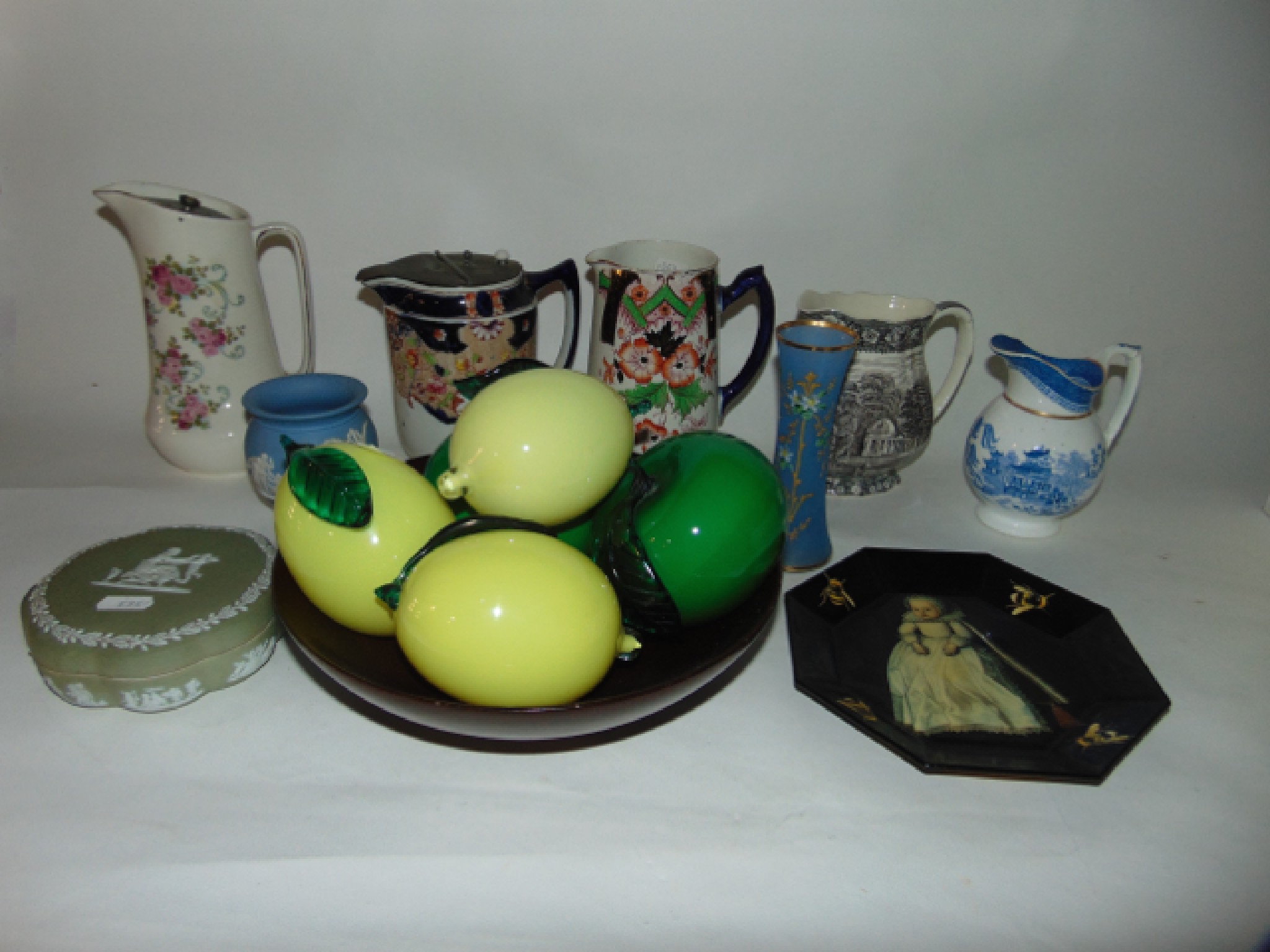 Appraisal: A small collection of ceramics and glassware including a Wedgwood