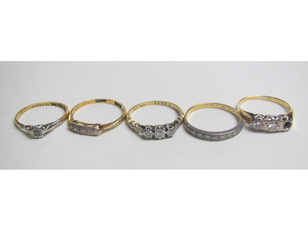 Appraisal: Five early mid century ct gold diamond set rings one