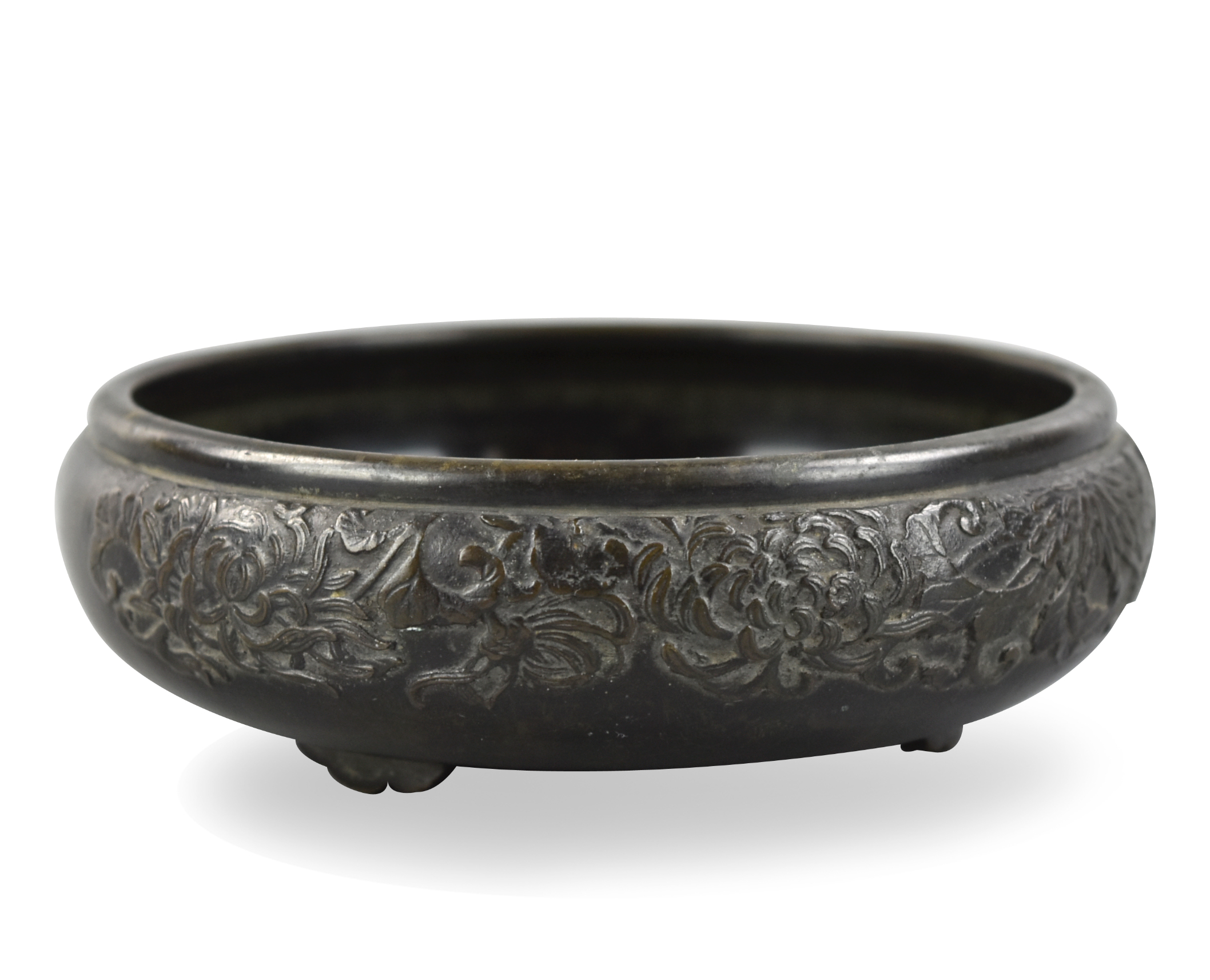 Appraisal: Chinese th C shallow bronze tripod censer of compressed circular