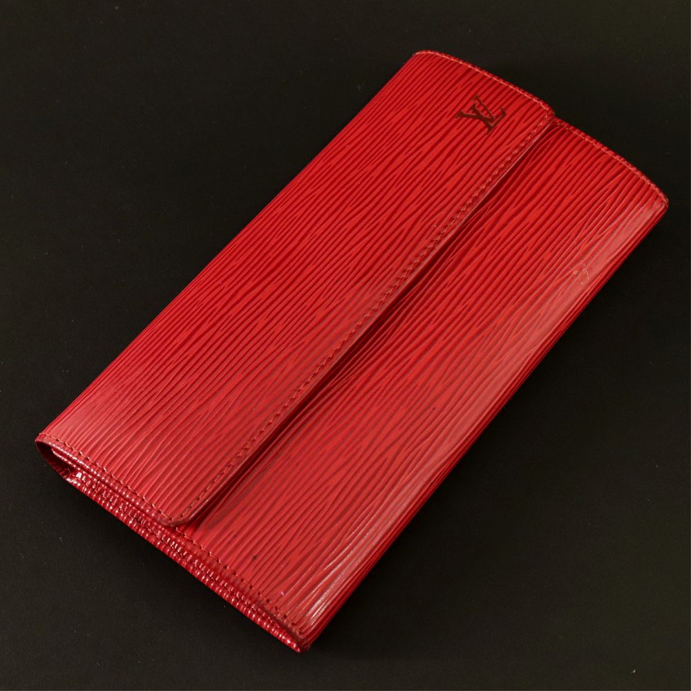 Appraisal: Louis Vuitton - Red Epi Leather Sarah Wallet Louis Vuitton