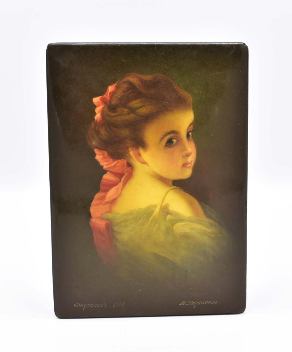 Appraisal: RUSSIAN PAINTED LACQUER PORTRAIT BOXSigned dated on the lid Depicting