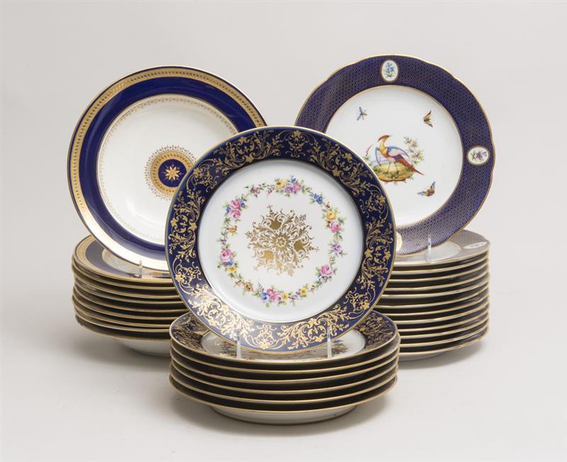 Appraisal: GROUP OF THIRTEEN FRENCH PORCELAIN DINNER PLATES Together with a