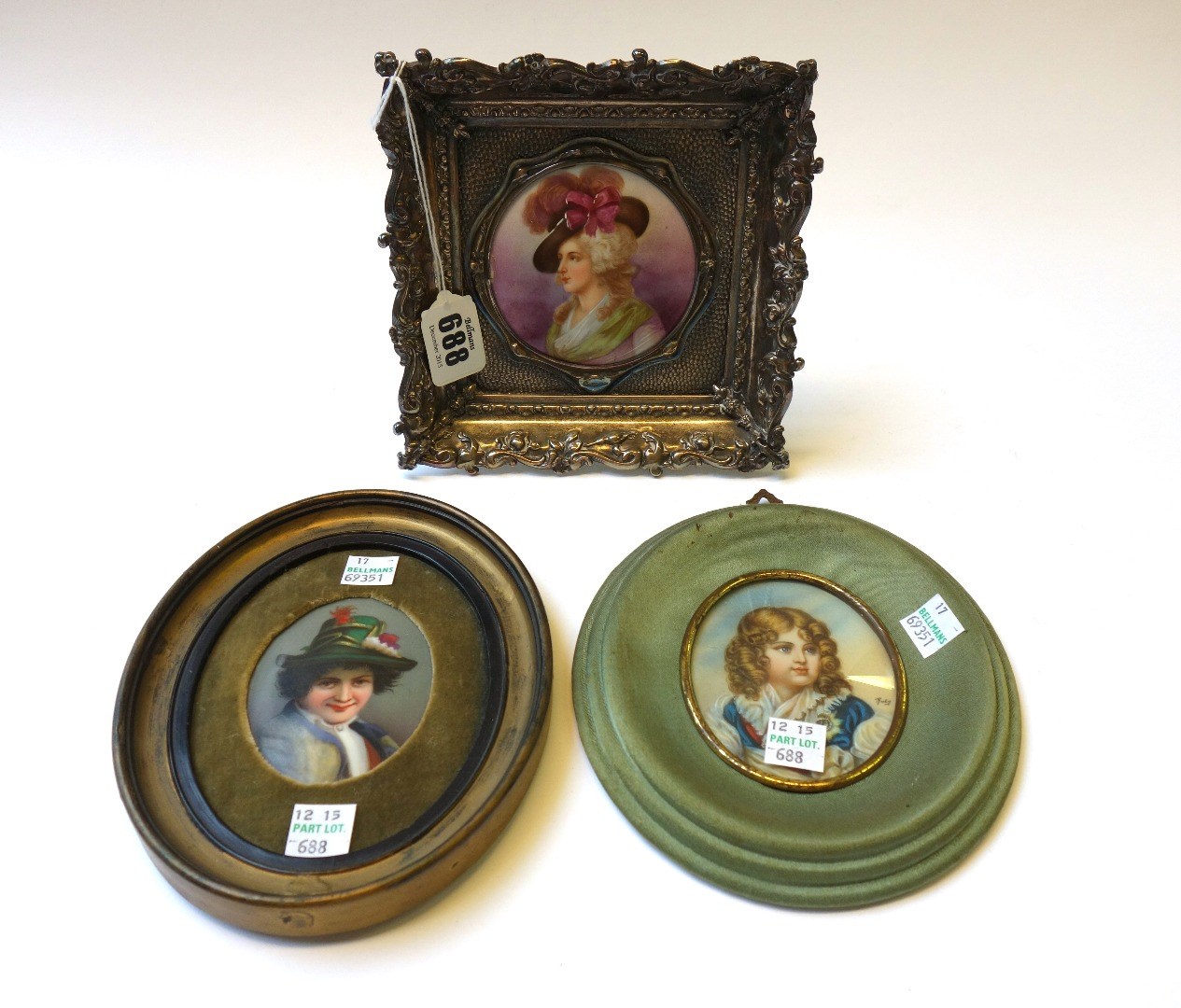 Appraisal: A Continental porcelain miniature circular plaque depicting a Victorian lady