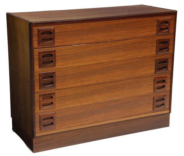 Appraisal: Mid-century modern rosewood chest of drawers c s five drawers