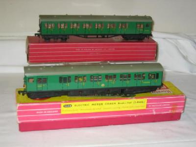 Appraisal: Hornby Dublo S R Motor Coach two rail and driving