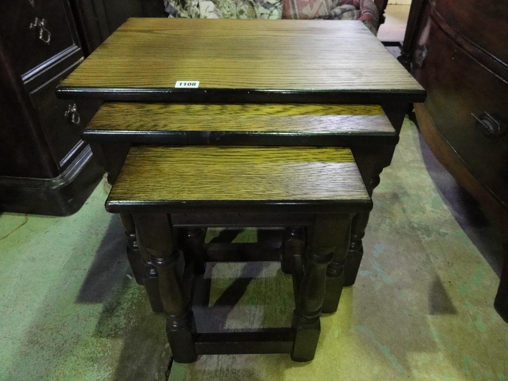 Appraisal: A nest of oak graduated occasional tables with rectangular tops