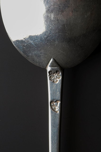 Appraisal: A SILVER APOSTLE SPOON c attributed to Christopher Roberts of