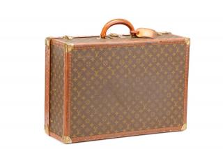 Appraisal: Louis Vuitton Monogram Canvas Medium Suitcase Louis Vuitton French founded