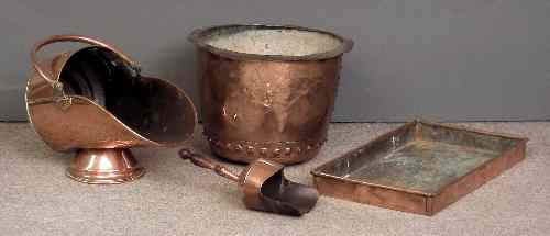 Appraisal: A Victorian copper copper with hammered and riveted sides ins