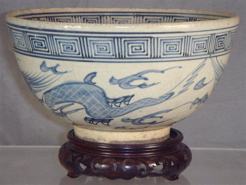 Appraisal: Lot of th th c Chinese porcelain to include bowl