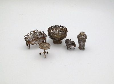 Appraisal: A mixed lot of silver and silver gilt filigree items