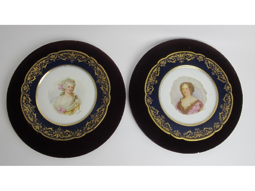 Appraisal: A pair of Sevres pattern cabinet plates signed Verynaire with