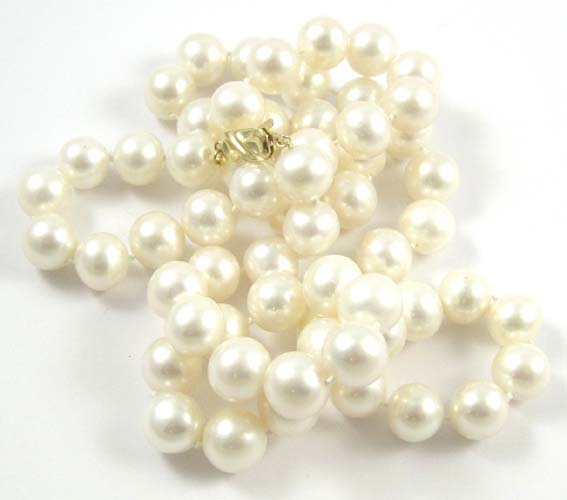 Appraisal: PEARL AND FOURTEEN KARAT GOLD NECKLACE inches in length and