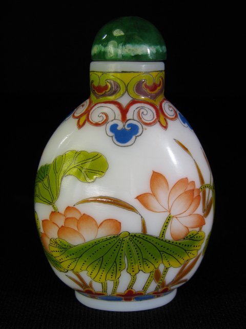 Appraisal: Chinese Famille Rose white glass snuff bottle enameled with floral