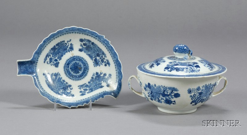 Appraisal: Two Blue Fitzhugh Pattern Porcelain Table Items China th century